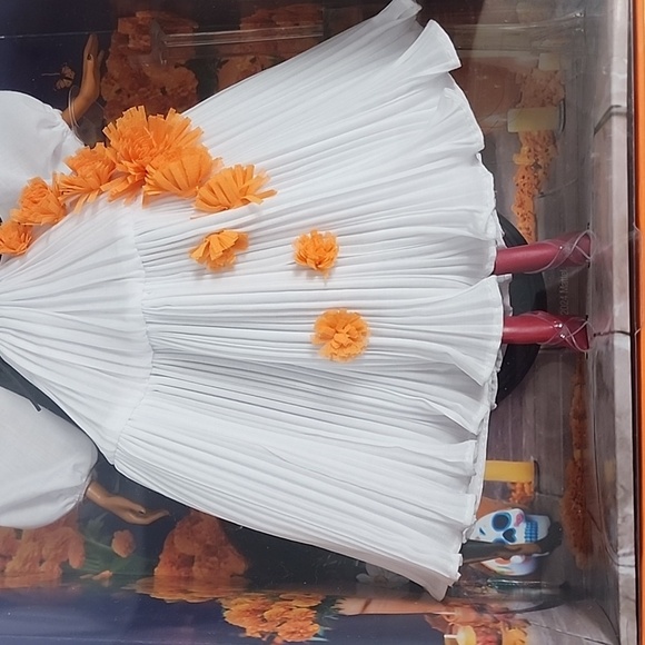 Kris Goyri x Barbie Día de Muertos Doll Collectible Mattel Barbie Doll - Picture 5 of 16